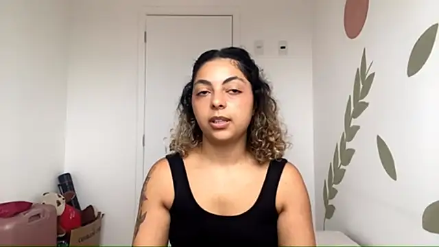 Snapshot of MarianneCassisse chatting on March 9, 2026, 1:14 pm MarianneCassisse online show from March 9, 2026, 1:14 pm