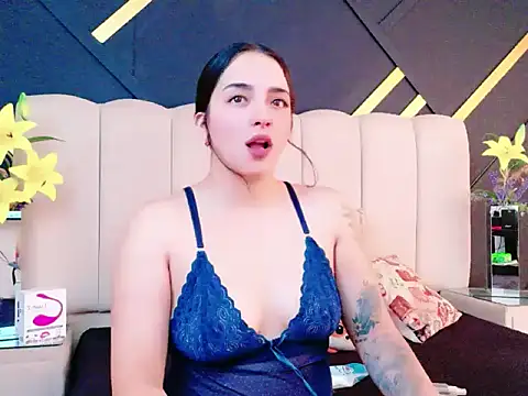 Snapshot of IsadoraSmit chatting on May 15, 2026, 12:47 pm IsadoraSmit online show from May 15, 2026, 12:47 pm