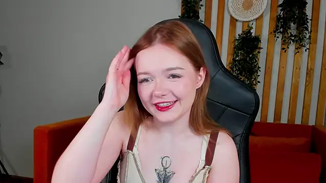 ElinaVale online show from June 19, 2026, 5:13 am