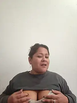 Lia taylor22 online show from April 28, 2026, 4:11 pm