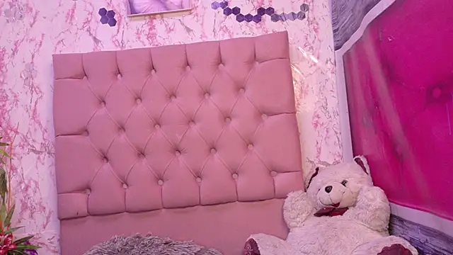 Candykss online show from May 2, 2026, 12:27 am