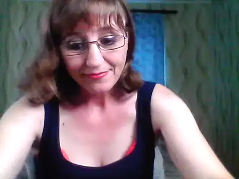 Snapshot of Alisaprice077 chatting on June 8, 2026, 2:39 pm Alisaprice077 online show from June 8, 2026, 2:39 pm
