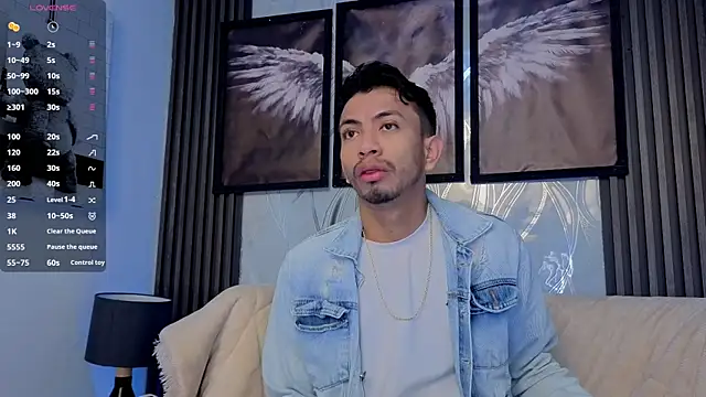 Luchoplayboy online show from April 10, 2026, 12:56 pm