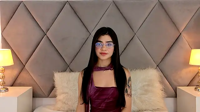 Snapshot of OliviaDiaz chatting on April 28, 2026, 2:38 am OliviaDiaz online show from April 28, 2026, 2:38 am