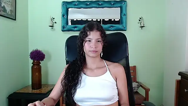 Snapshot of ChalonVera chatting on May 16, 2026, 7:35 pm ChalonVera online show from May 16, 2026, 7:35 pm