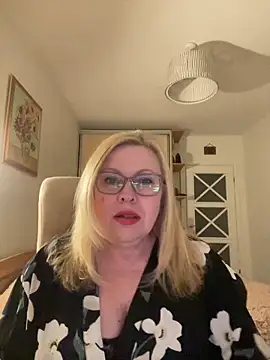 JanieLight53 online show from May 2, 2026, 7:52 pm
