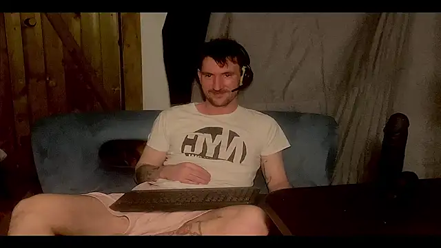 piercedink online show from April 24, 2026, 12:12 am