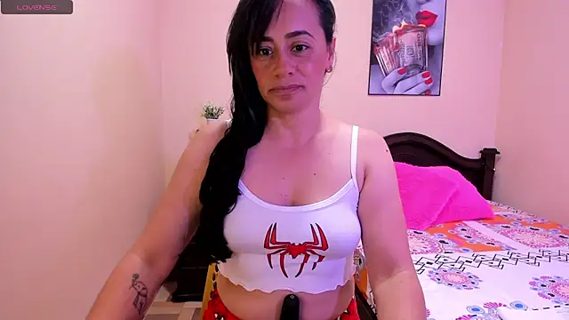 sara florez12 online show from May 12, 2026, 11:27 am