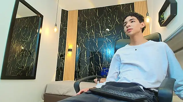 ValeriHot 1 online show from April 13, 2026, 2:48 am