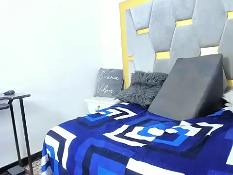 KiaraJohnsonn online show from March 19, 2026, 12:49 pm