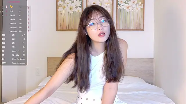 pinkyblooom online show from March 26, 2026, 9:07 am