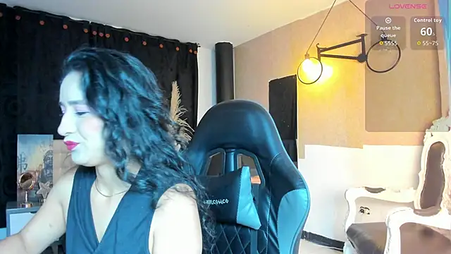 Snapshot of Vicky_Angeel chatting on June 18, 2026, 4:11 am Vicky Angeel online show from June 18, 2026, 4:11 am