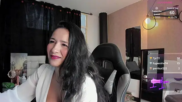 Snapshot of Vicky_Angeel chatting on June 25, 2026, 6:02 pm Vicky Angeel online show from June 25, 2026, 6:02 pm