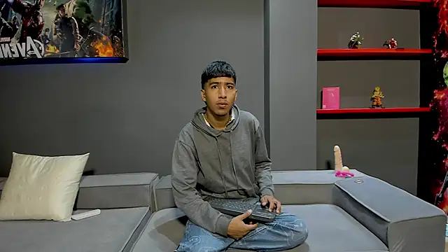 Ender h0tt online show from April 6, 2026, 1:56 pm