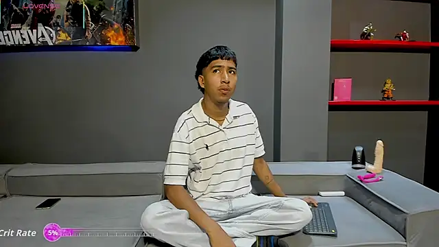 Ender h0tt online show from April 21, 2026, 2:12 pm