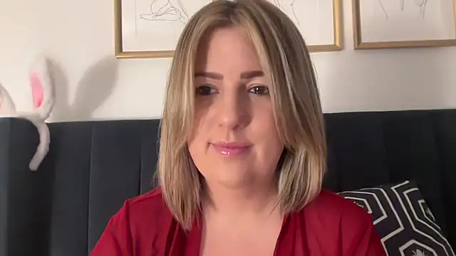 Snapshot of annabellewarick chatting on June 6, 2026, 9:42 pm annabellewarick online show from June 6, 2026, 9:42 pm