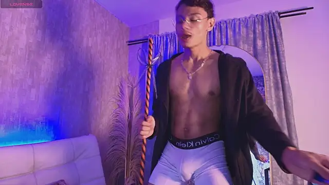 davis saint online show from April 7, 2026, 11:34 am