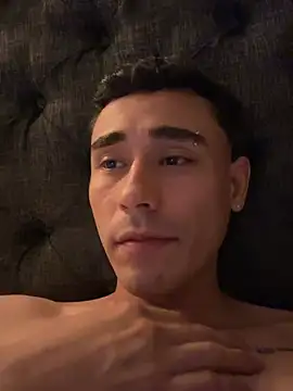 Snapshot of Adam_Grey chatting on April 29, 2026, 5:33 am Adam Grey online show from April 29, 2026, 5:33 am