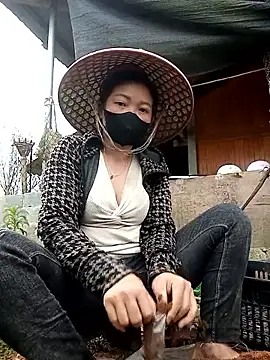 Bling-pusy online show from March 21, 2026, 5:52 am