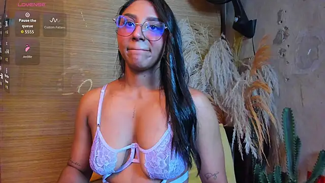 Snapshot of Victoria_Gonzalez chatting on March 8, 2026, 12:41 pm Victoria Gonzalez online show from March 8, 2026, 12:41 pm