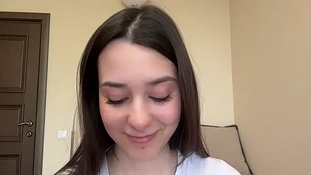 AdeleVelvet online show from April 23, 2026, 11:27 am