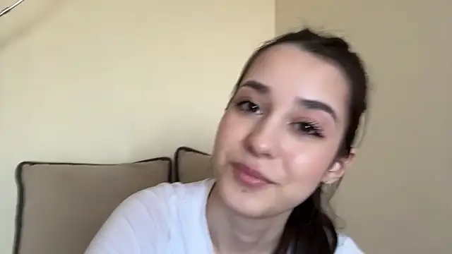 AdeleVelvet online show from March 24, 2026, 10:48 am