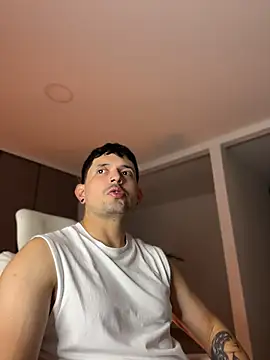 TroyeSavage online show from April 21, 2026, 10:44 am