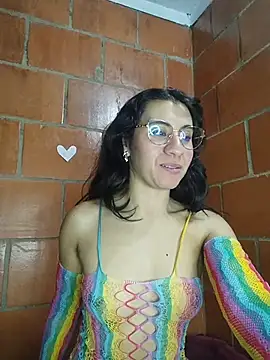 Snapshot of Amanda_x1 chatting on June 25, 2026, 11:43 pm Amanda x1 online show from June 25, 2026, 11:43 pm