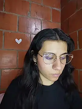 Snapshot of Amanda_x1 chatting on July 10, 2026, 8:42 pm Amanda x1 online show from July 10, 2026, 8:42 pm
