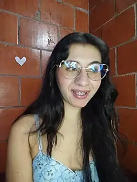 Snapshot of Amanda_x1 chatting on June 23, 2026, 8:18 pm Amanda x1 online show from June 23, 2026, 8:18 pm