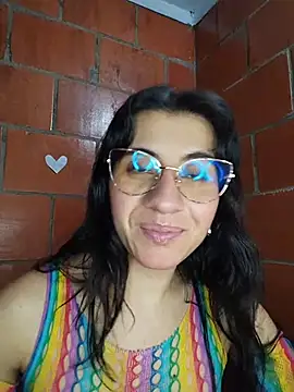 Snapshot of Amanda_x1 chatting on July 3, 2026, 8:37 pm Amanda x1 online show from July 3, 2026, 8:37 pm