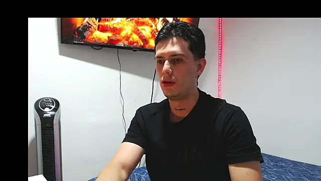 JUAN CAMILOXXX online show from March 12, 2026, 3:34 am