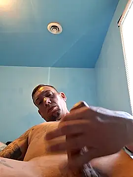 Brandon23xxxgb online show from April 23, 2026, 12:22 pm