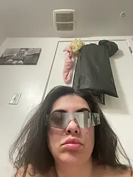 Snapshot of persianpussyxx chatting on March 9, 2026, 4:05 am persianpussyxx online show from March 9, 2026, 4:05 am