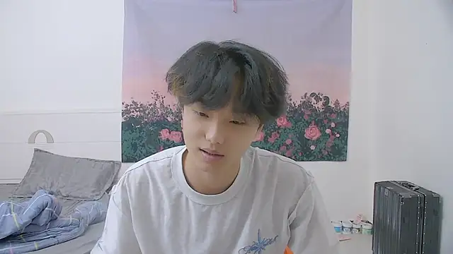 Snapshot of icecream-002 chatting on June 16, 2026, 12:16 pm icecream-002 online show from June 16, 2026, 12:16 pm