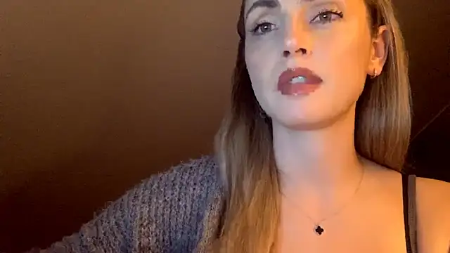 ScarlettSensitive online show from April 10, 2026, 8:27 pm