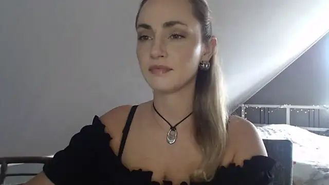 Snapshot of ScarlettSensitive chatting on June 15, 2026, 2:39 pm ScarlettSensitive online show from June 15, 2026, 2:39 pm