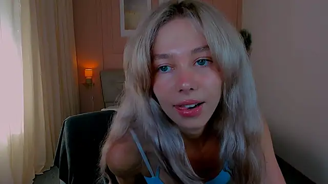 LuluAlis online show from May 21, 2026, 1:52 pm