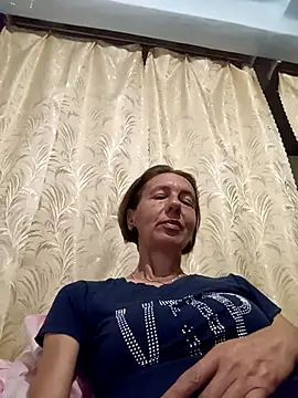 Snapshot of Tania9876 chatting on August 4, 2026, 8:35 pm Tania9876 online show from August 4, 2026, 8:35 pm