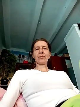 Snapshot of Tania9876 chatting on May 17, 2026, 7:30 am Tania9876 online show from May 17, 2026, 7:30 am