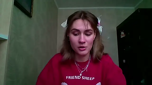 ElenoreHolguin online show from March 20, 2026, 10:16 am