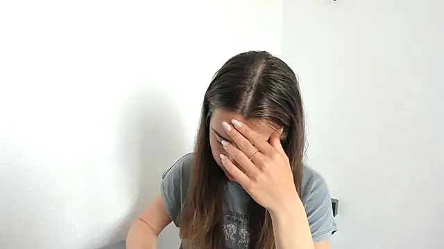 summmmersky1 online show from April 20, 2026, 7:22 am