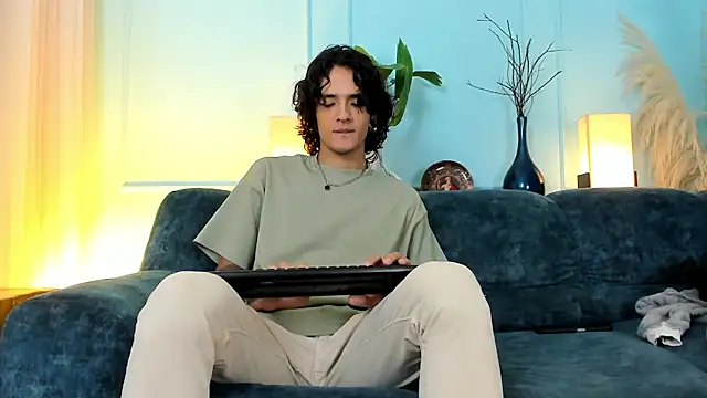 Skinny Mac online show from April 18, 2026, 2:30 pm