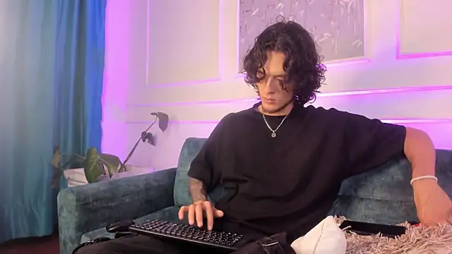 Skinny Mac online show from April 14, 2026, 1:05 pm