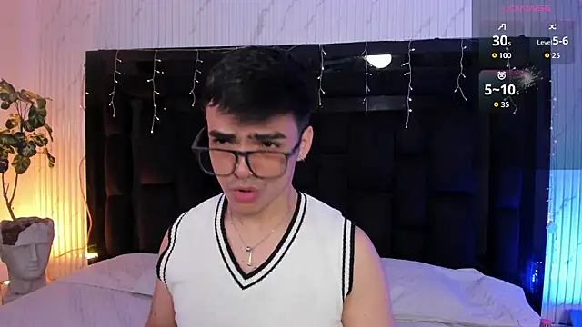 NicoKinggs  online show from March 12, 2026, 12:09 pm