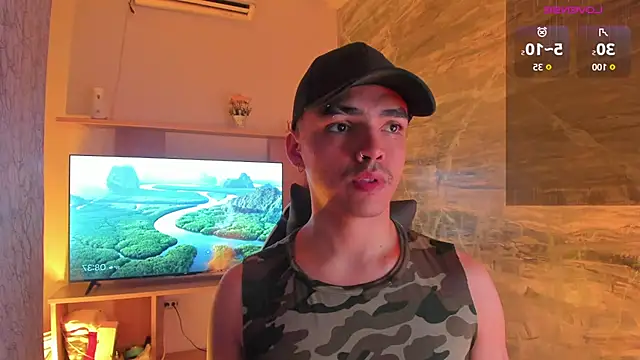 NicoKinggs  online show from April 14, 2026, 1:38 pm