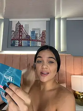 Bella-Ferrer online show from March 31, 2026, 5:26 pm