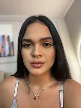 Bella-Ferrer online show from April 22, 2026, 6:14 pm