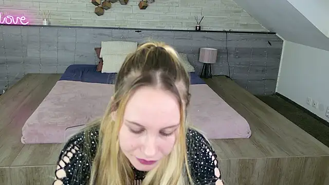 IceBlueBabe online show from March 19, 2026, 8:42 pm