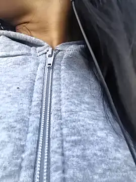 Camillemonroe  online show from April 27, 2026, 11:30 am